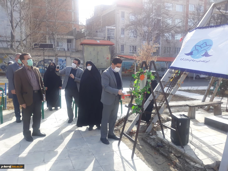 وبینار گفتمان انقلاب اسلامی و مکتب شهیدان همزمان با زنگ انقلاب در دانشگاه فنی و حرفه ای استان البرز برگزار گردید.
 6